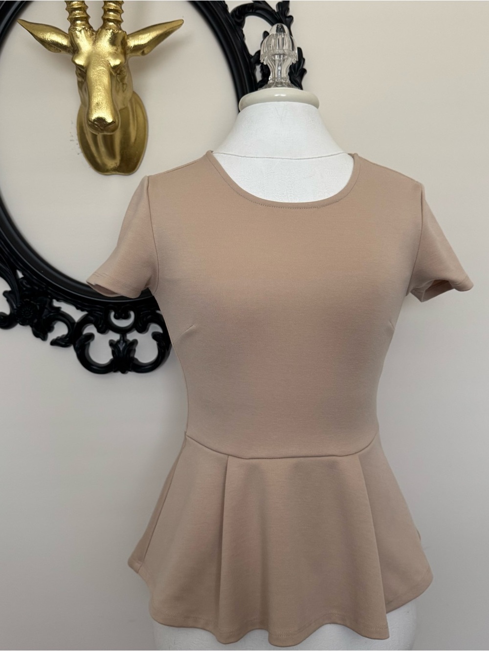 Forever 21 Short Sleeve Peplum Top in Nude